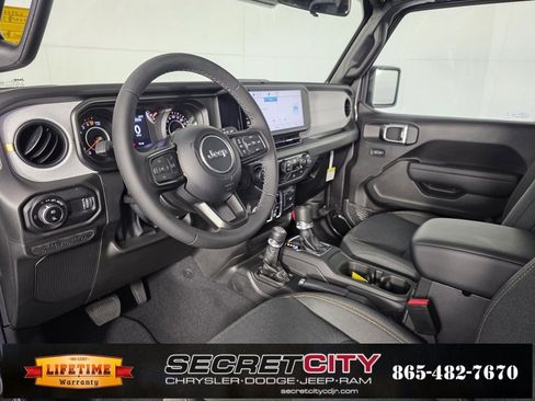 New 2025 Jeep Gladiator Sport image 11