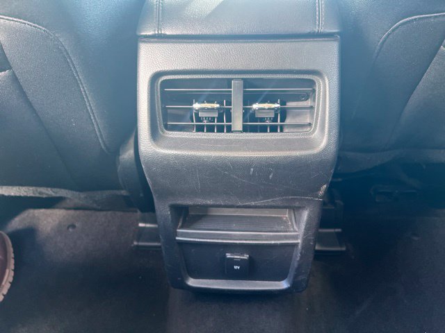 Used 2019 Ford Edge SE FWD image 25