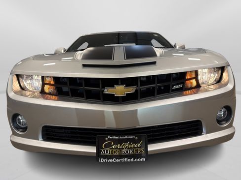 Used 2010 Chevrolet Camaro SS w/ RS Package RWD image 10