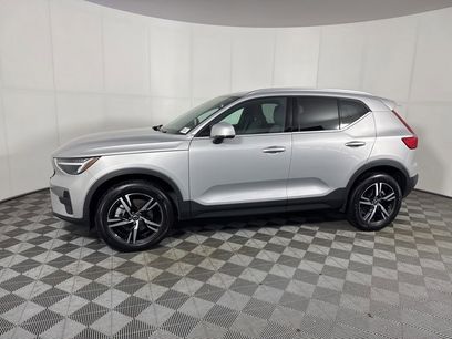Used 2025 Volvo XC40 B5 Core