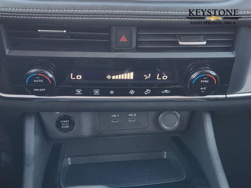 Used 2024 Nissan Rogue SV image 19