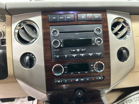 Used 2013 Ford Expedition EL XLT image 16