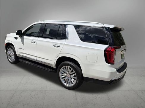 Used 2023 GMC Yukon SLT w/ SLT Premium Package AWD/4WD image 3