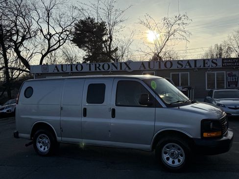 Used 2013 GMC Savana 1500 image 1