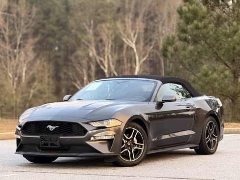Used 2019 Ford Mustang Premium image 4