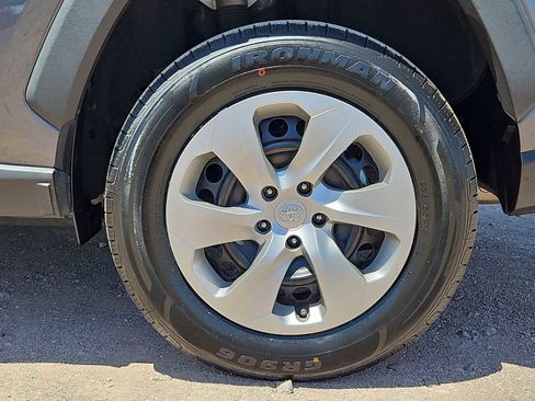 Used 2021 Toyota RAV4 LE w/ Carpet Mat Package (TMS) FWD image 13