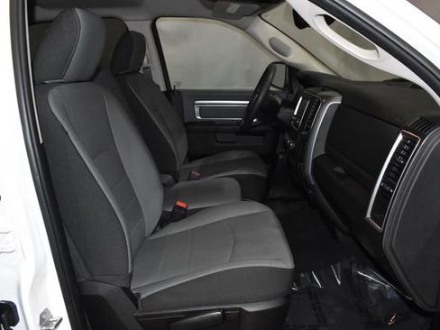 Used 2022 RAM 1500 Classic SLT image 29