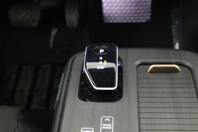 Used 2023 Nissan Ariya AWD image 28