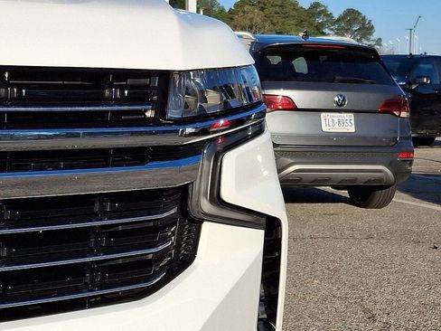 Used 2023 Chevrolet Suburban LT AWD/4WD image 10