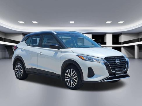 Used 2023 Nissan Kicks SV FWD image 4