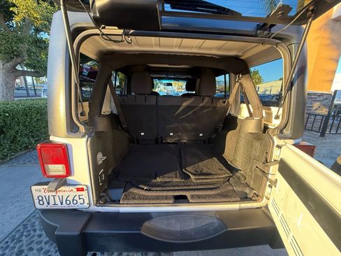 Used 2018 Jeep Wrangler Unlimited Sport S image 23