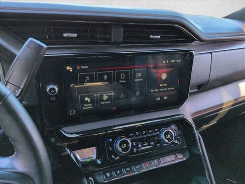 Used 2024 GMC Sierra 2500 AT4 w/ AT4 Premium Plus Package AWD/4WD image 20
