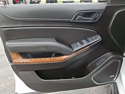 Used 2020 Chevrolet Suburban Premier image 13