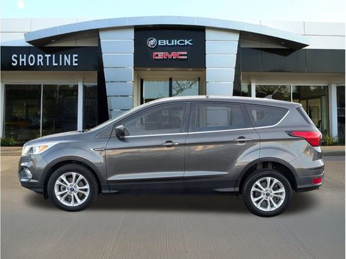 Used 2019 Ford Escape SE FWD image 6