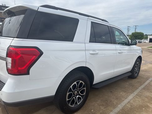 Used 2024 Ford Expedition XLT image 5