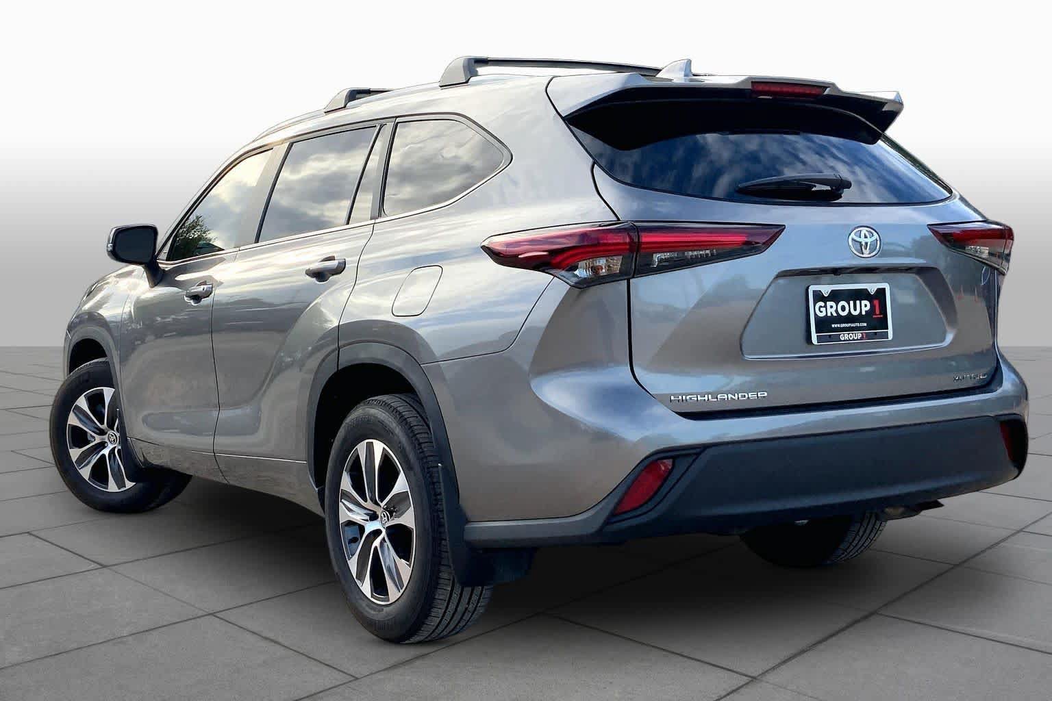 Used 2026 Toyota Highlander XLE AWD/4WD image 11