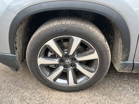 Used 2025 Honda Pilot Touring image 19