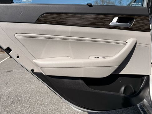 Used 2015 Hyundai Sonata Limited w/ Option Group 05 image 28