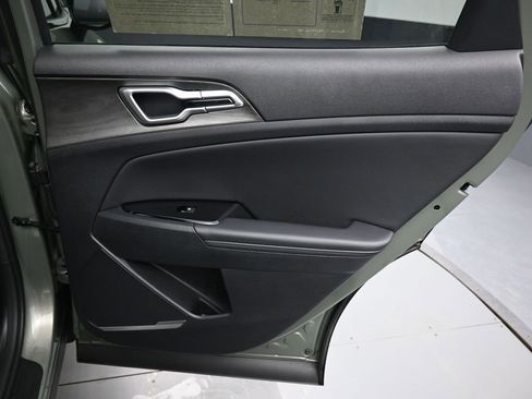 Used 2025 Kia Sportage X-Line w/ Premium Package image 35