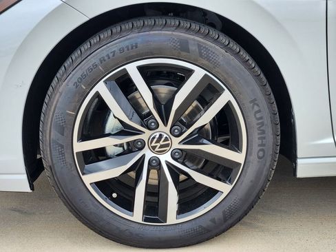New 2026 Volkswagen Jetta SE FWD image 9