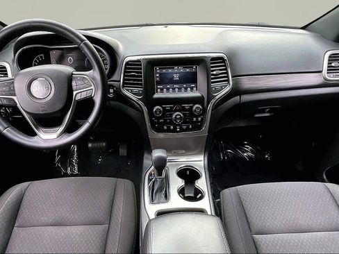 Used 2019 Jeep Grand Cherokee Laredo RWD image 7