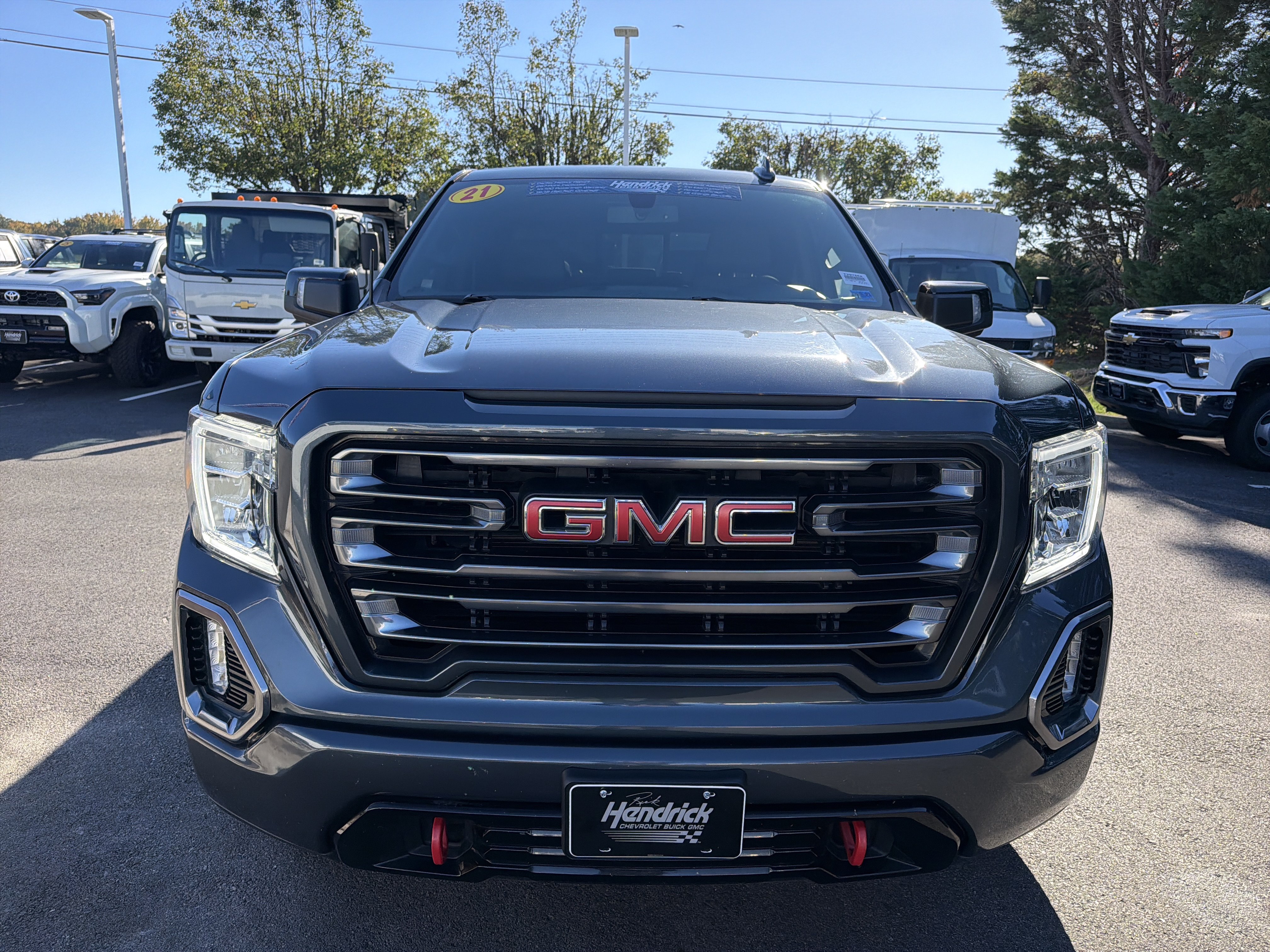 Used 2021 GMC Sierra 1500 AT4 w/ AT4 Preferred Package AWD/4WD image 3