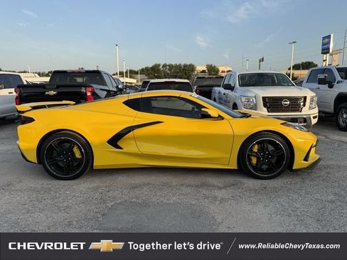 Used 2025 Chevrolet Corvette Stingray Premium Cpe w/ Z51 Performance Package RWD image 3