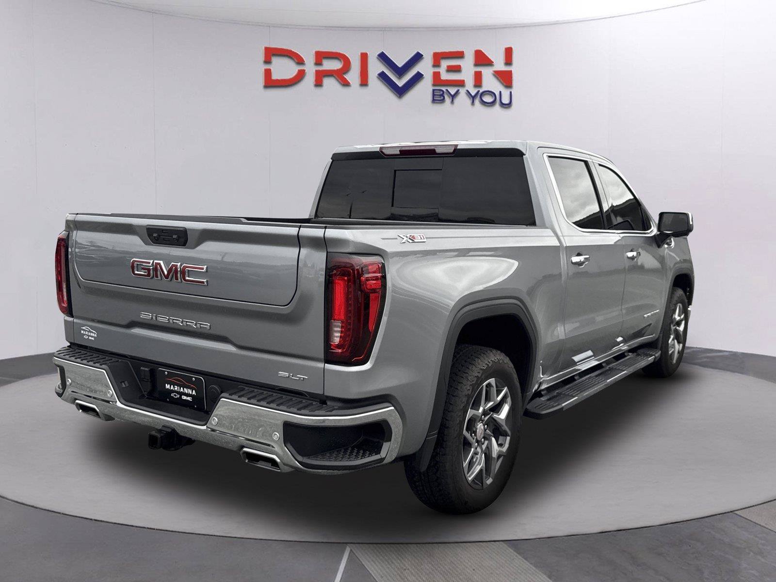 Used 2025 GMC Sierra 1500 SLT w/ SLT Premium Plus Package AWD/4WD image 4