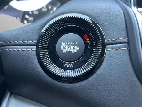 Used 2022 Jeep Compass Limited image 28