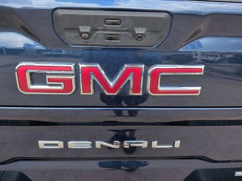 Used 2022 GMC Sierra 2500 Denali w/ Denali Ultimate Package AWD/4WD image 34