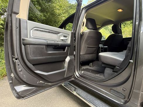 Used 2019 RAM 2500 Big Horn AWD/4WD image 15