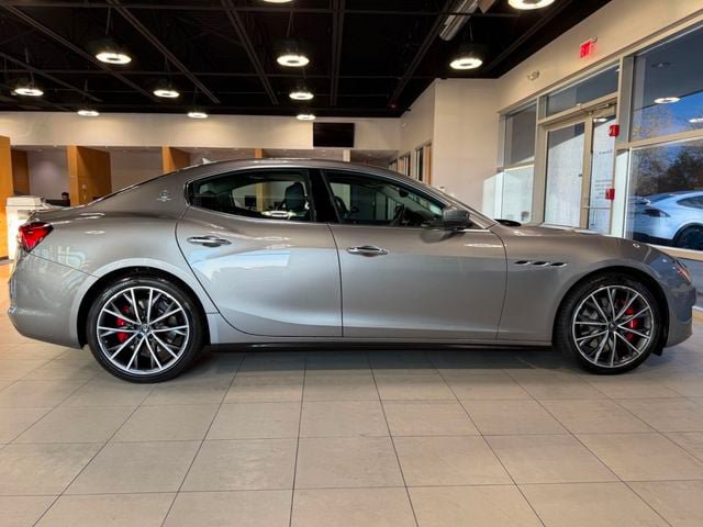 Used 2021 Maserati Ghibli S Q4 AWD/4WD image 15