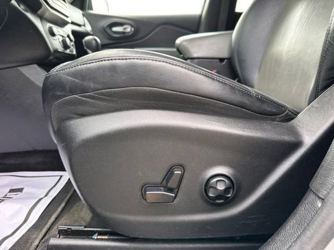 Used 2014 Jeep Cherokee Limited AWD/4WD image 17