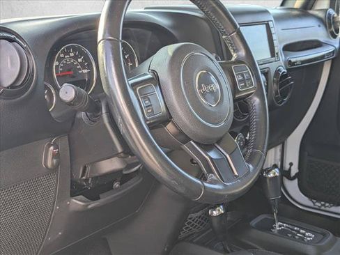Used 2017 Jeep Wrangler Unlimited Sahara AWD/4WD image 8
