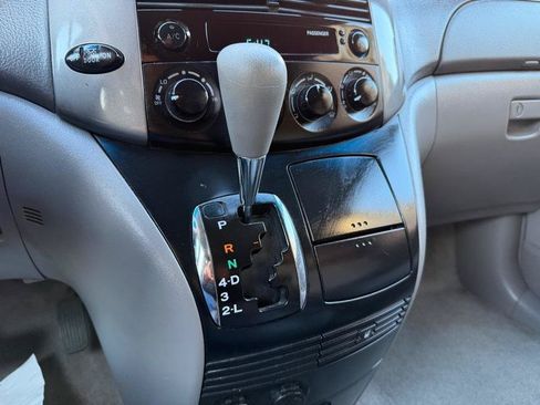 Used 2010 Toyota Sienna LE FWD image 57