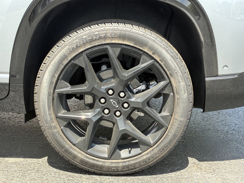 New 2026 Chevrolet Traverse RS w/ LPO, Floor Liner Package FWD image 10