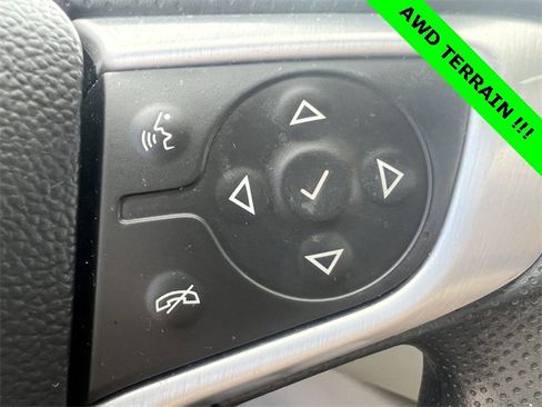 Used 2023 GMC Terrain SLE w/ Driver Convenience Package image 17