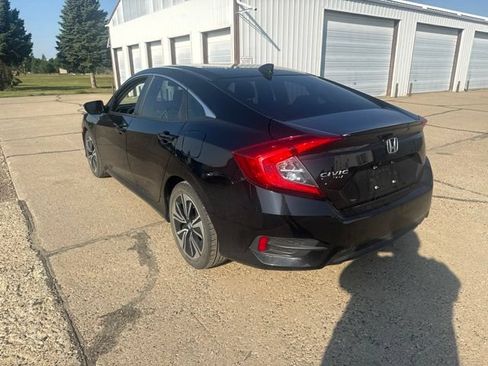 Used 2018 Honda Civic EX-T image 7