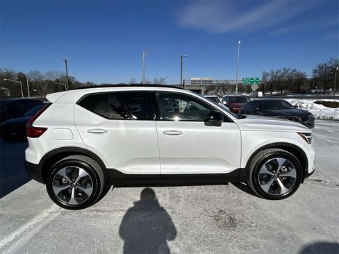 New 2026 Volvo XC40 B5 Plus w/ Protection Package Premier image 9
