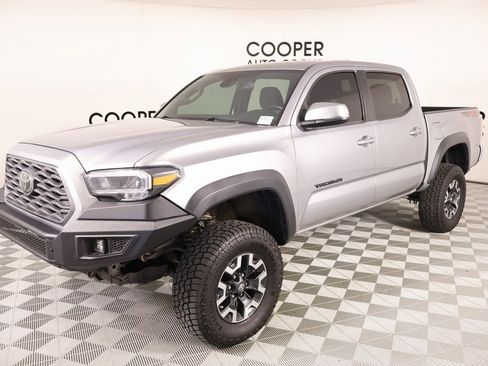 Used 2021 Toyota Tacoma TRD Off-Road image 10