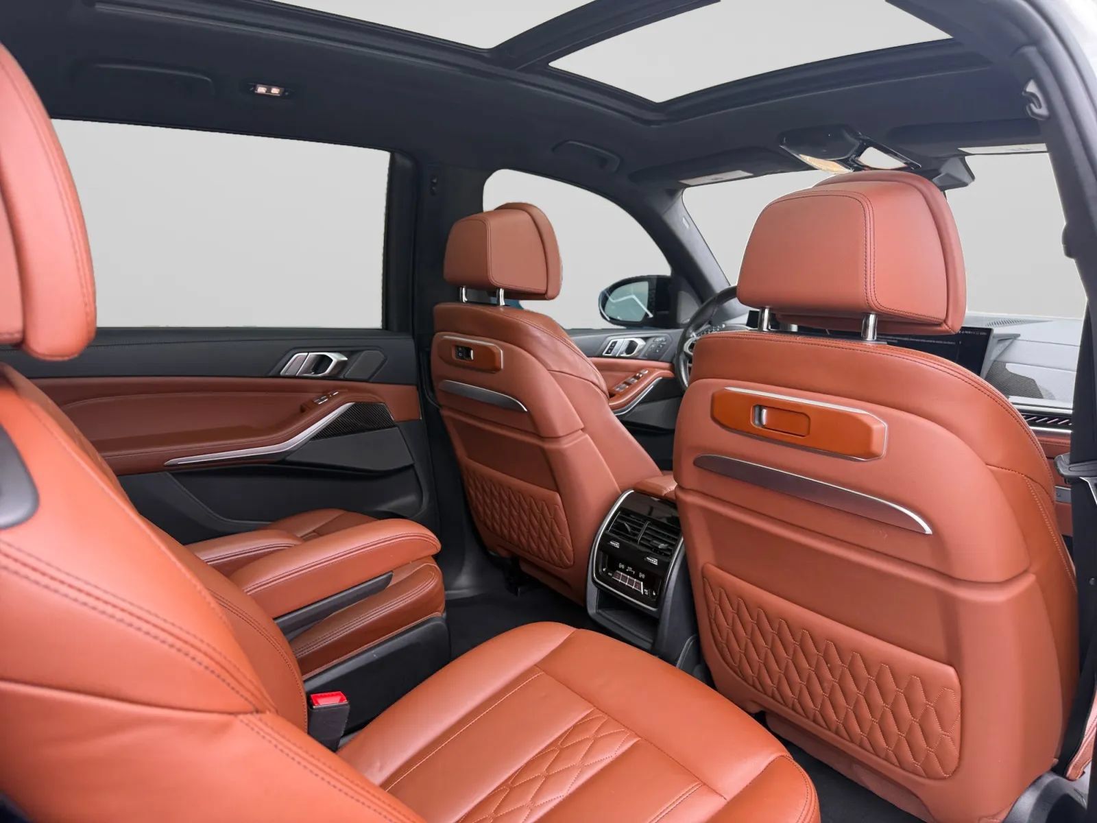 Used 2023 BMW X7 M60i w/ Executive Package AWD/4WD image 30