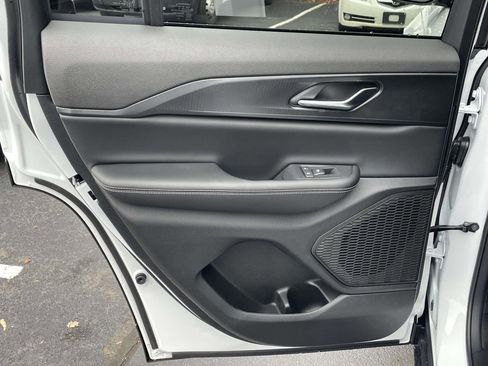 New 2025 Jeep Grand Cherokee Laredo w/ Luxury Tech Group I image 24