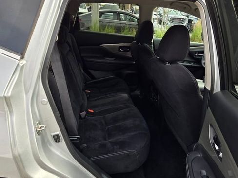 Used 2018 Nissan Murano SV image 16