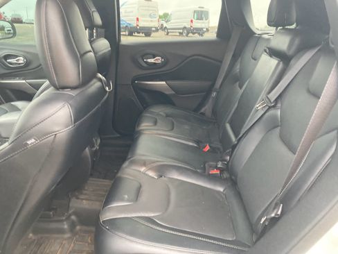 Used 2022 Jeep Cherokee Latitude Lux AWD/4WD image 4
