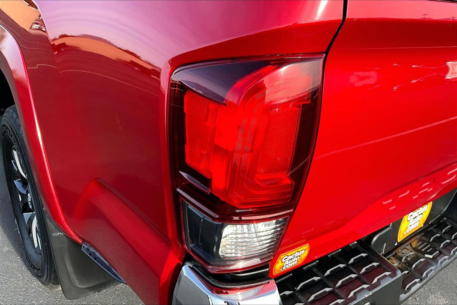Used 2022 Toyota Tacoma SR5 w/ SR5 Appearance Package (SM) RWD image 30