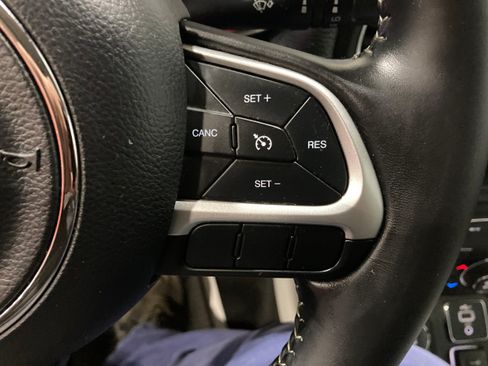 Used 2019 Jeep Compass Latitude AWD/4WD image 23