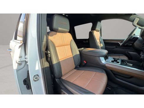Used 2024 Chevrolet Silverado 3500 High Country AWD/4WD image 32