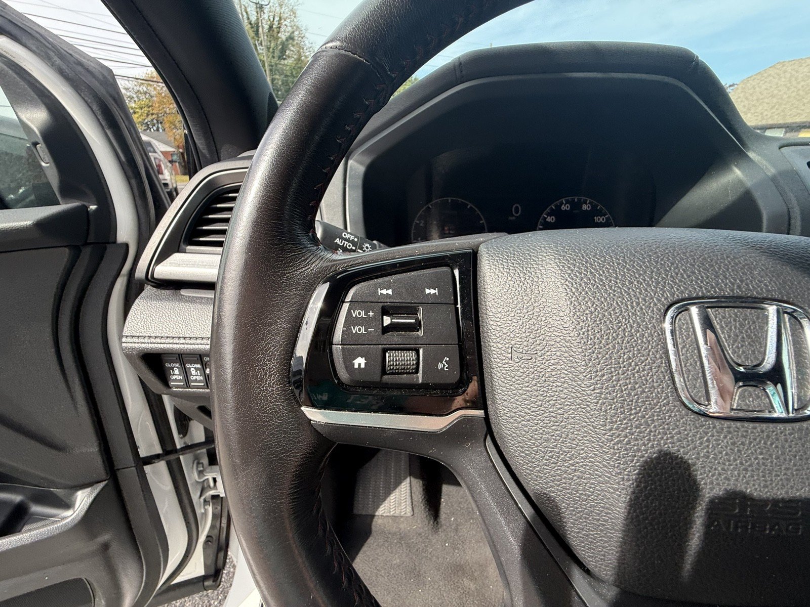 Used 2025 Honda Odyssey Sport-L image 19