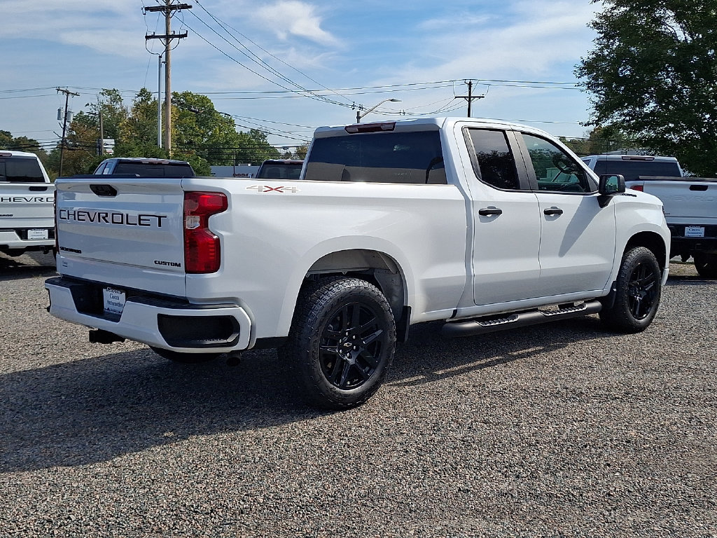 Used 2024 Chevrolet Silverado 1500 Custom w/ Turbomax Blackout Package AWD/4WD image 9