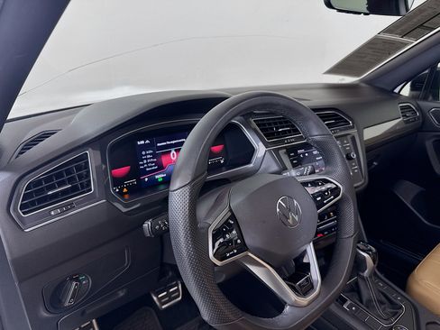 Used 2022 Volkswagen Tiguan SE R-Line AWD/4WD image 9